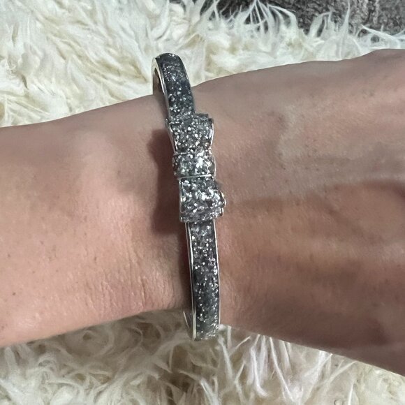 Kate Spade Take A Bow Silver Glitter Bangle Bracelet - Picture 1 of 5